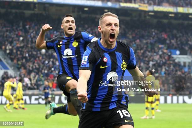 Davide Frattesi of FC Internazionale celebrates scoring his team's second goal during the Serie A TIM match between FC Internazionale and Hellas...