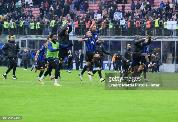 Players of FC Internazionale celebrates the win at the end of the Serie A TIM match between FC Internazionale and Hellas Verona FC at Stadio Giuseppe...