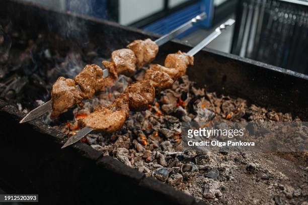 meat on barbecue grill, shish kebab, brazier - brazier stock pictures, royalty-free photos & images