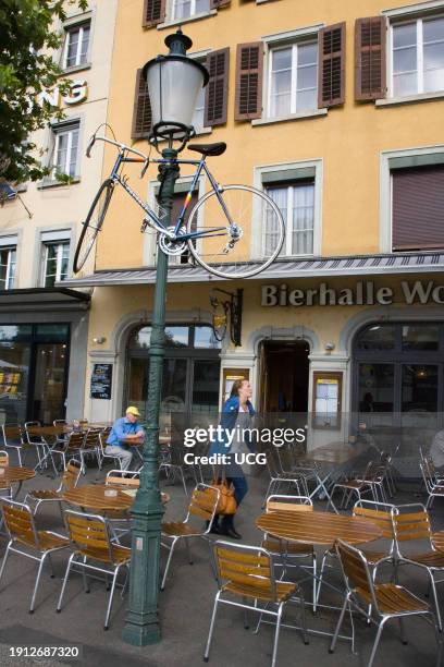 Europe. Switzerland. Zurich. Old Town. Bicyle Europa. Svizzera. Zurigo. Citt Vecchia. Bicicletta.