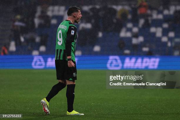 Andrea Pinamonti of US Sassuolo celebrates after scoring his team's first goal during the Serie A TIM match between US Sassuolo and ACF Fiorentina at...