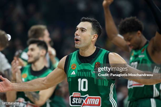 Kostas Sloukas, #10 of Panathinaikos AKTOR Athens celebrate right after the Turkish Airlines EuroLeague Regular Season Round 20 match between...