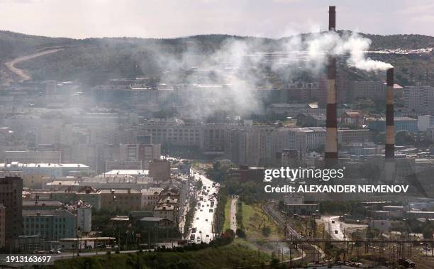 General view dated 23 August 2000 of the downtown of the northern port of Murmansk in Kol'skiy peninsula on the Barents Sea. Murmansk and the port of...