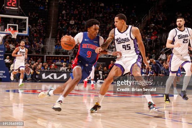 Ausar Thompson of the Detroit Pistons dribbles the ball during the game against the Sacramento Kings on January 9, 2024 at Little Caesars Arena in...