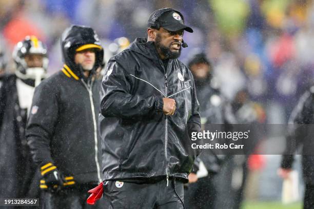 Head coach Mike Tomlin of the Pittsburgh Steelers reacts after a play in the fourth quarter of a game against the Baltimore Ravens at M&T Bank...