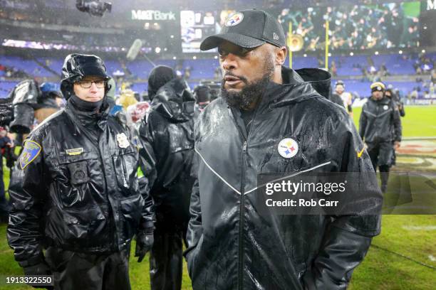 Head coach Mike Tomlin of the Pittsburgh Steelers walks off the field after the Steelers defeated the Baltimore Ravens, 17-10, at M&T Bank Stadium on...