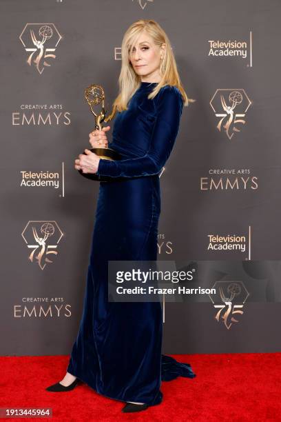 Judith Light poses with the Outstanding Guest Actress in a Comedy Series award during the 2024 Creative Arts Emmys at Peacock Theater on January 06,...