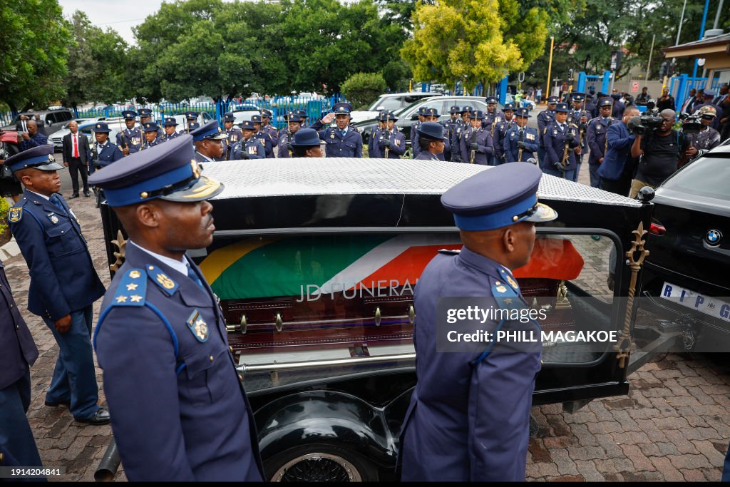 SAFRICA-PHOTOGRAPHY-HISTORY-FUNERAL-MAGUBANE