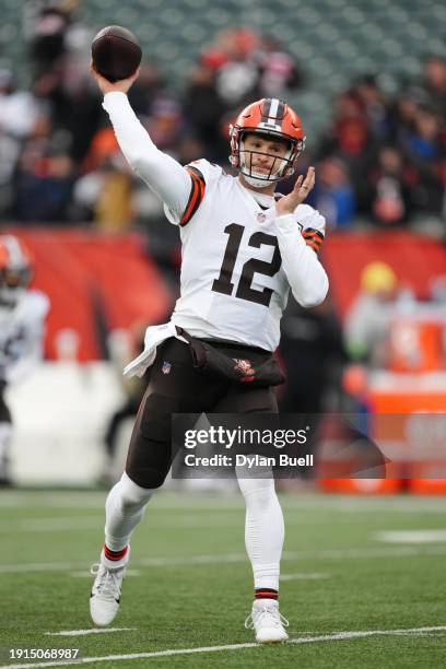 Jeff Driskel of the Cleveland Browns warms up prior to the game against the Cincinnati Bengals at Paycor Stadium on January 07, 2024 in Cincinnati,...