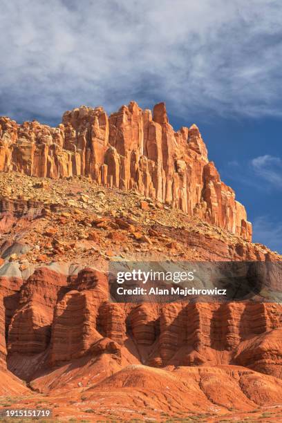 the castle capitol reef - parque nacional de capitol reef - fotografias e filmes do acervo