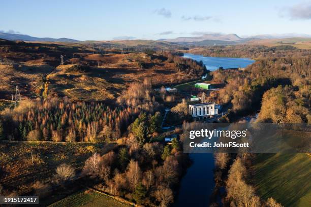 aerial view of a hydro power station - galloway schotland stockfoto's en -beelden
