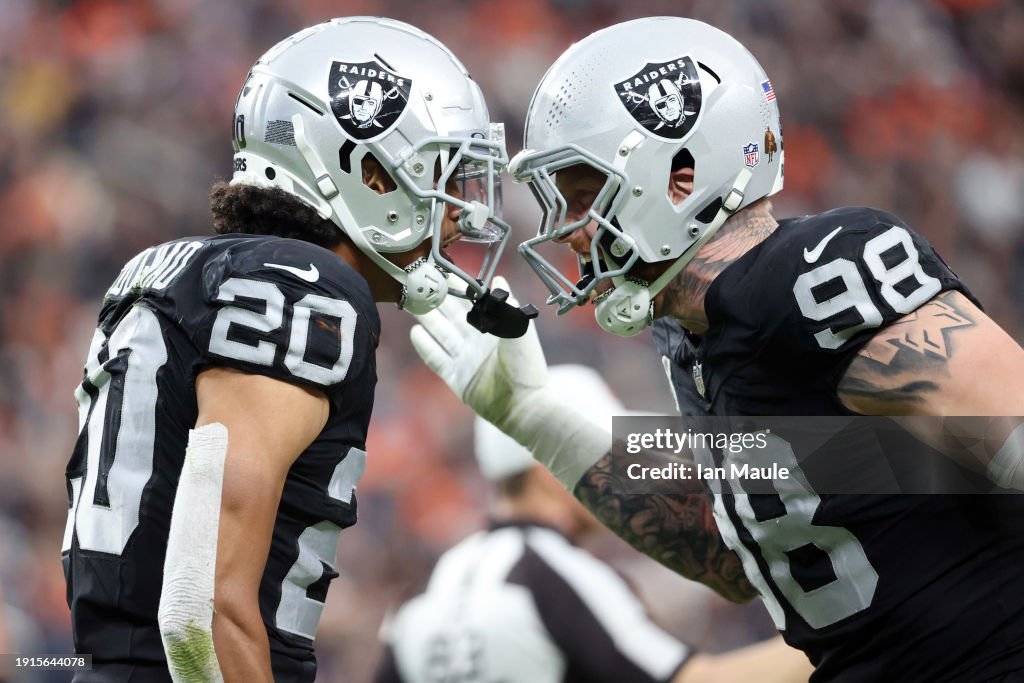 Denver Broncos v Las Vegas Raiders