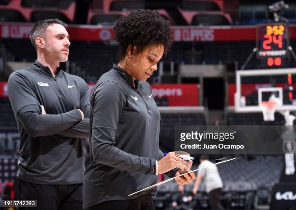Stockton Kings head coach Lindsey Harding draws up a play during a time out in the game against the Ontario Clippers on January 10, 2024 at...