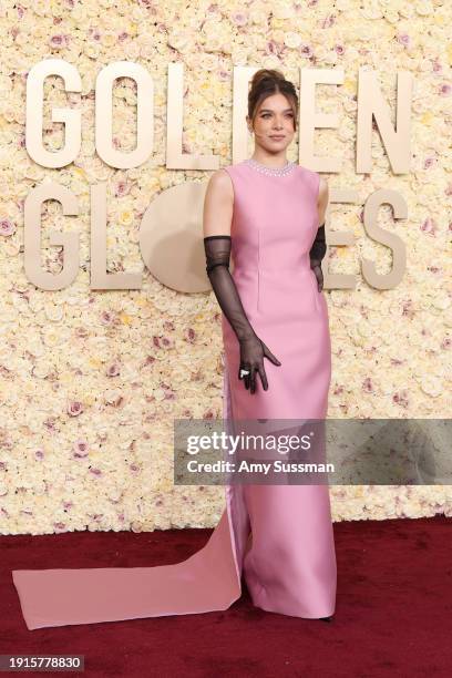 Hailee Steinfeld attends the 81st Annual Golden Globe Awards at The Beverly Hilton on January 07, 2024 in Beverly Hills, California.