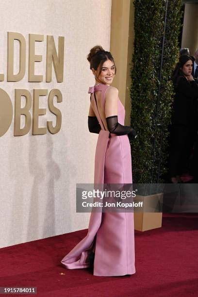 Hailee Steinfeld attends the 81st Annual Golden Globe Awards at The Beverly Hilton on January 07, 2024 in Beverly Hills, California.
