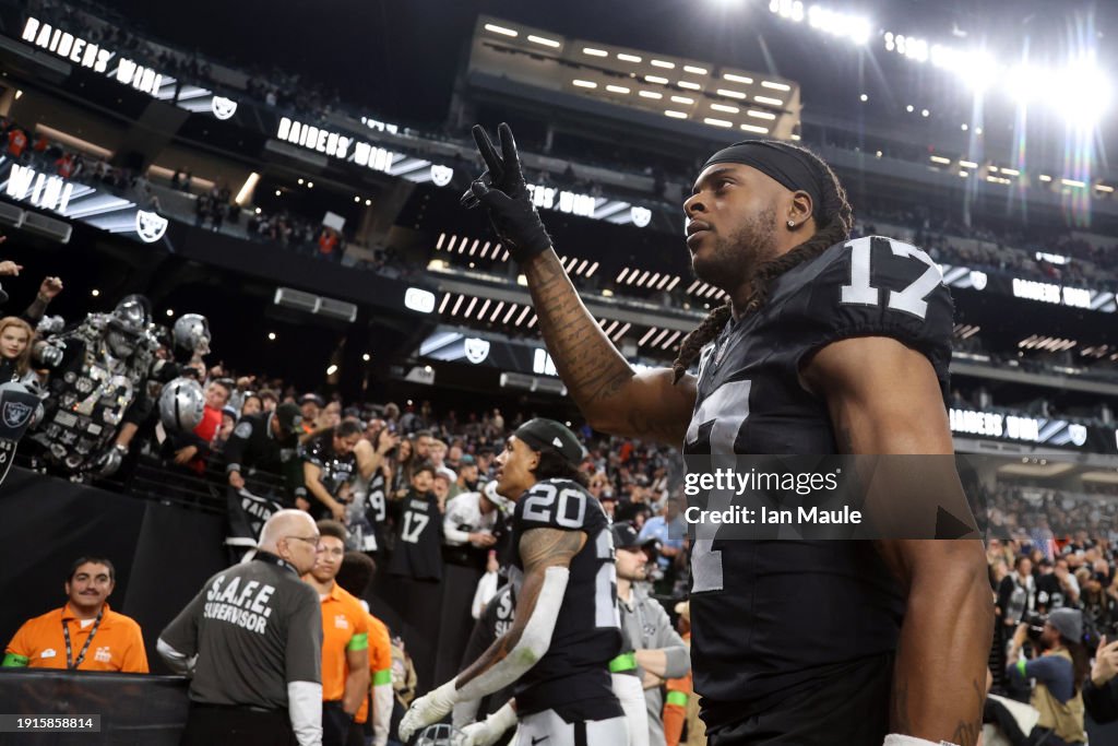 Denver Broncos v Las Vegas Raiders