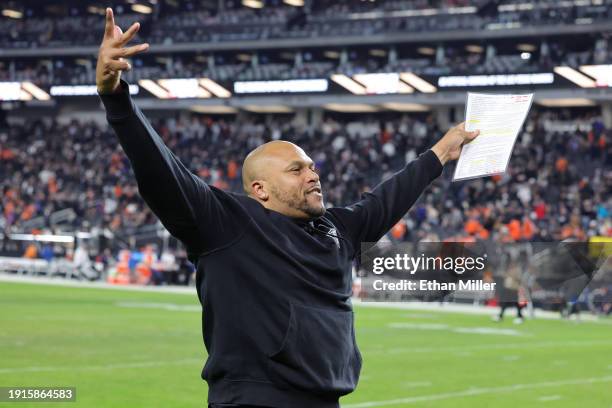 Interim head coach Antonio Pierce of the Las Vegas Raiders celebrates a win over the Denver Broncos at Allegiant Stadium on January 07, 2024 in Las...