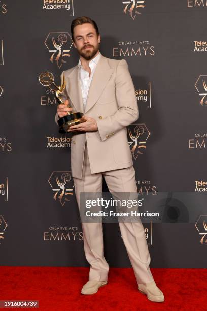 Derek Hough poses with the Outstanding Choreography For Variety Or Reality Programming award during the 2024 Creative Arts Emmys at Peacock Theater...