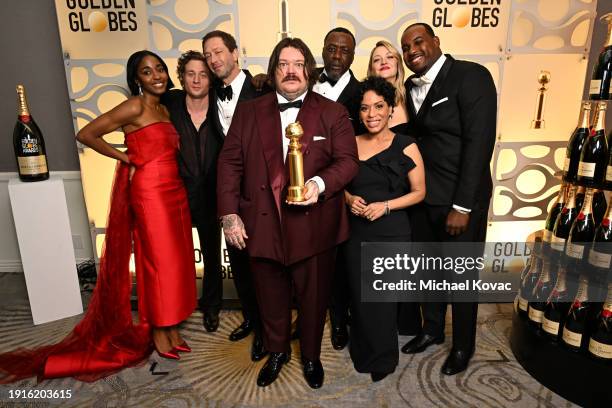 Ayo Edebiri, Jeremy Allen White, Ebon Moss-Bachrach, Matty Matheson, Edwin Lee Gibson, Liza Colón-Zayas, Abby Elliott, and L-Boy pose with the Best...