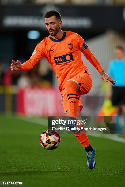 Jose Luis Gaya Left-Back of Valencia CF controls the ball during the Copa del Rey Round of 32 match between Cartagena FC and Valencia CF at Estadio...