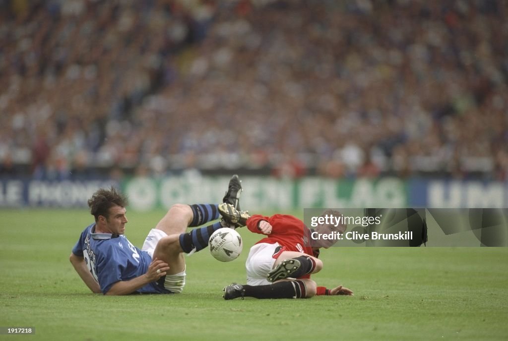 David Unsworth of Everton and Nicky Butt of Manchester United