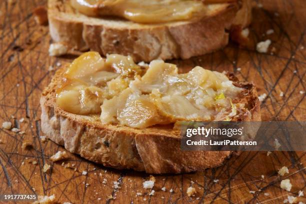 garlic confit - confit stock pictures, royalty-free photos & images