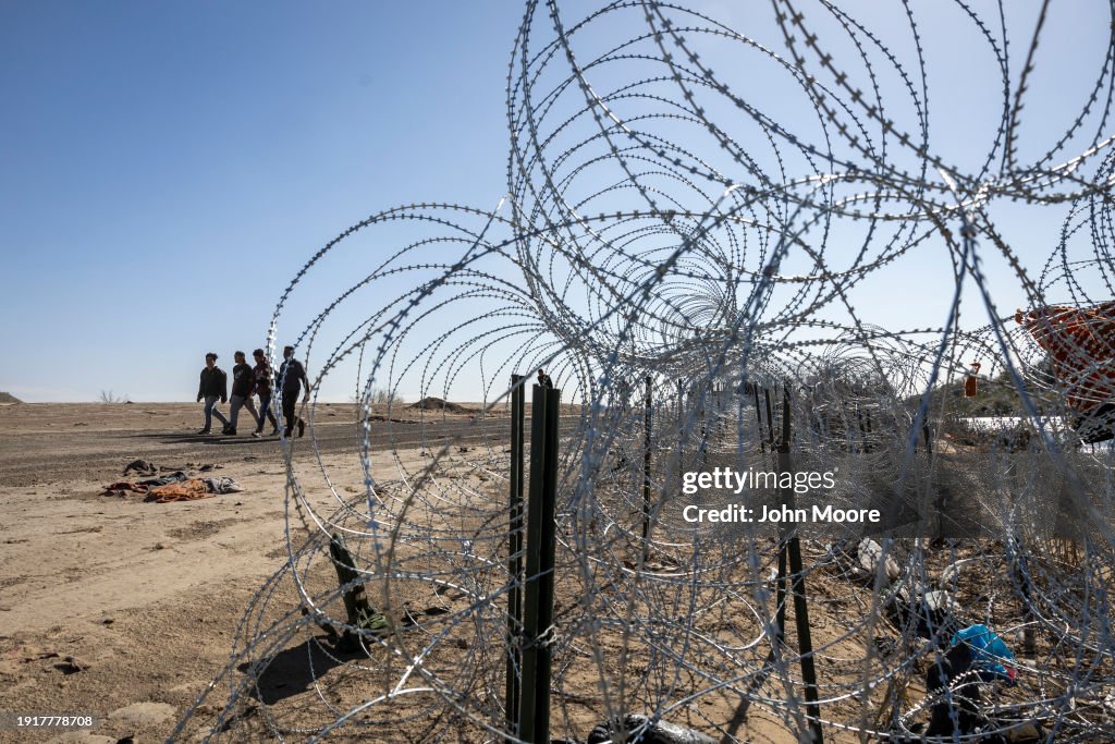 Migrants Continue To Cross Southern Border As Washington Lawmakers Struggle To Find Solution
