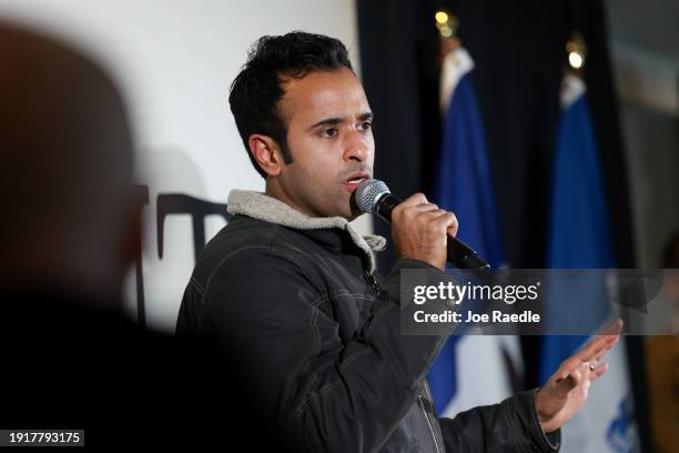 Republican presidential candidate businessman Vivek Ramaswamy speaks at a campaign stop at the Hampton Inn & Suites Sioux City South on January 08,...