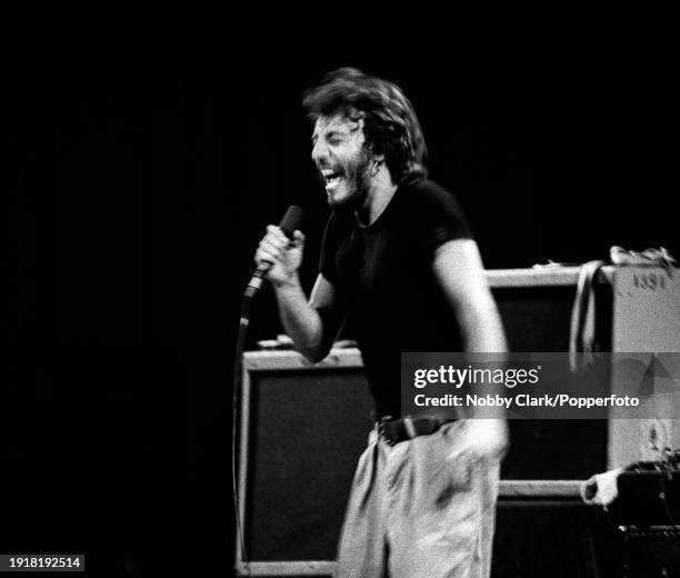 Springsteen Hammersmith 455 Bruce Springsteen 1975 Photos & High Res Pictures - Getty Images