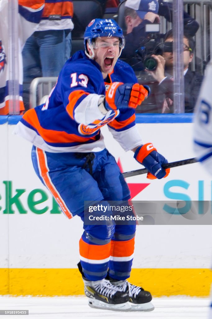 Toronto Maple Leafs v New York Islanders