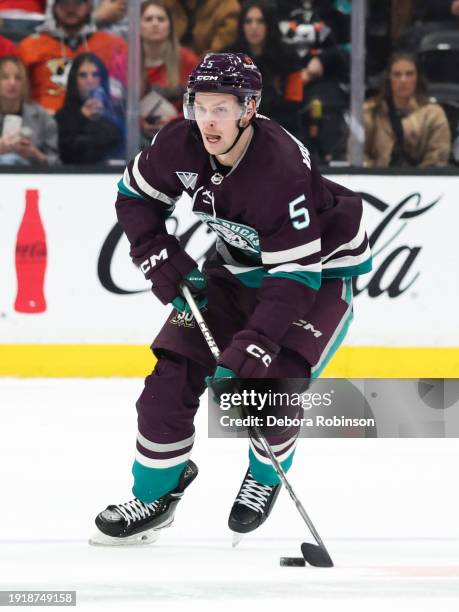 Urho Vaakanainen of the Anaheim Ducks skates with the puck during the game against the Detroit Red Wings on January 7, 2024 at Honda Center in...