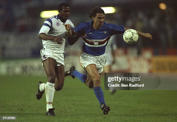 Roberto Mancini of Sampdoria holds off Stephen Keshi of Anderlecht during the European Cup Winners Cup Final match in Gothenburg, Sweden. Sampdoria...