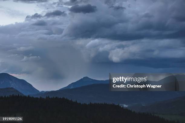 gebirgslandschaft - storm cloud stock pictures, royalty-free photos & images