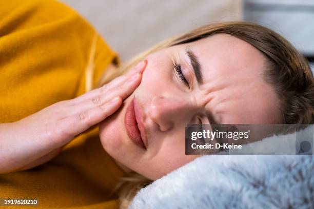 toothache - jaw pain stock pictures, royalty-free photos & images