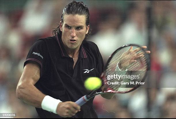 Patrick Rafter Backhand 472 Compaq Cup Photos & High Res Pictures - Getty Images