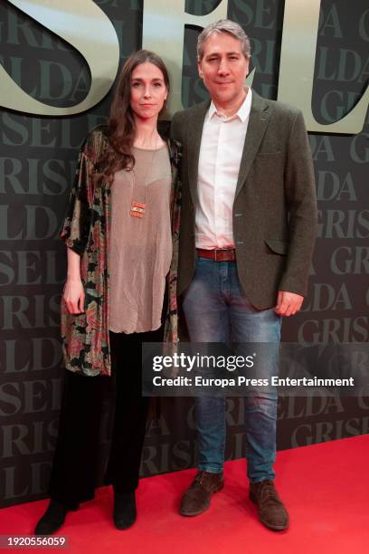 Clara Mendez-Leite and Alberto Ammann during the premiere of "Griselda", the new Netflix miniseries, on January 9 in Madrid, Spain.