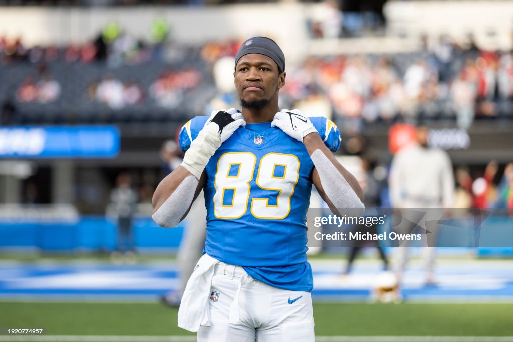 Donald Parham Ras Donald Parham Jr. #89 of the Los Angeles Chargers stretches as he ...