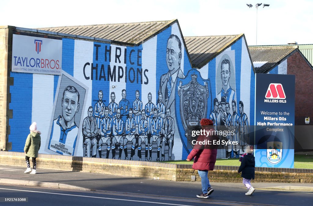Huddersfield Town v Plymouth Argyle - Sky Bet Championship