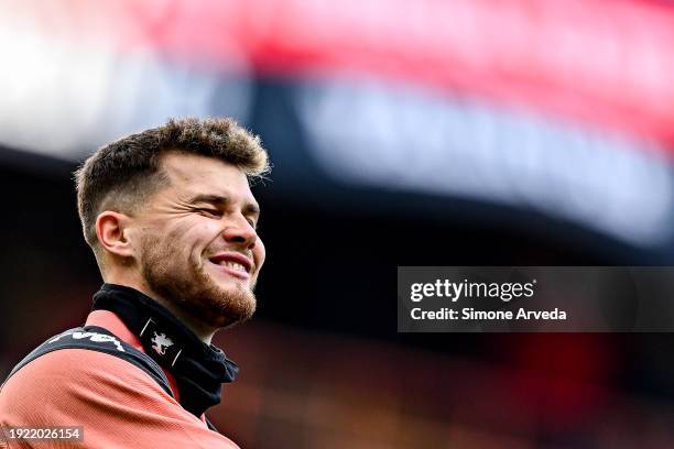 Josep Martinez of Genoa winks at the crowd during a warm-up session prior to kick-off in the Serie A TIM match between Genoa CFC and Torino FC at...