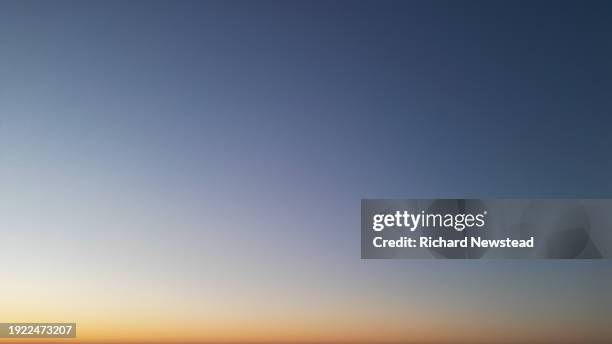 clear sky at sunset - dusk gradient stock pictures, royalty-free photos & images