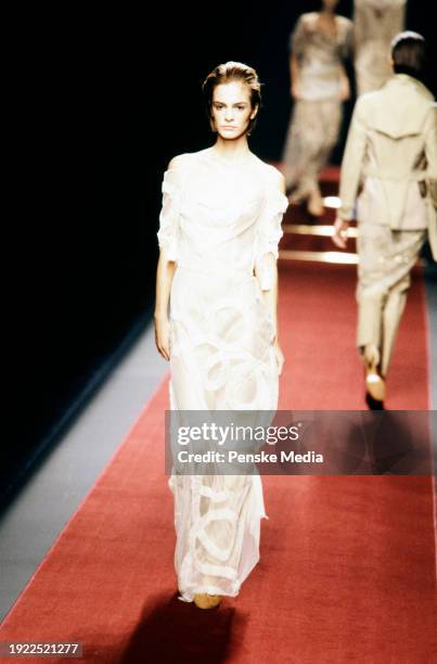 Models Us 2001 51,373 Fashion Models 2001 Stock Photos, High-Res Pictures, and Images ...