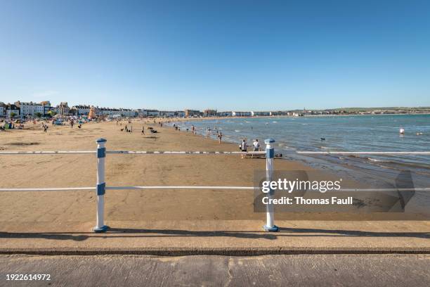 weymouth beach from the esplanade - weymouth esplanade stock pictures, royalty-free photos & images