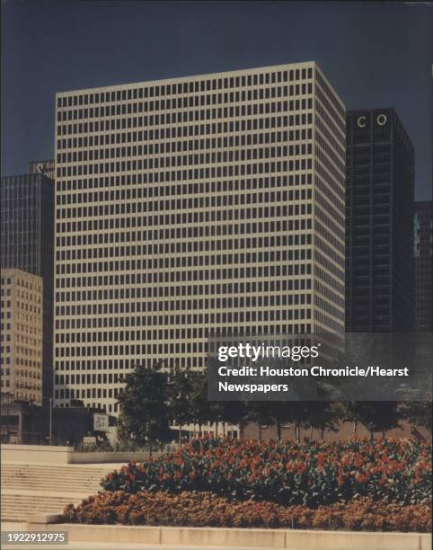 Dallas Texas Shell Building 12,657 Houston Shell Stock Photos, High-Res Pictures, and Images ...