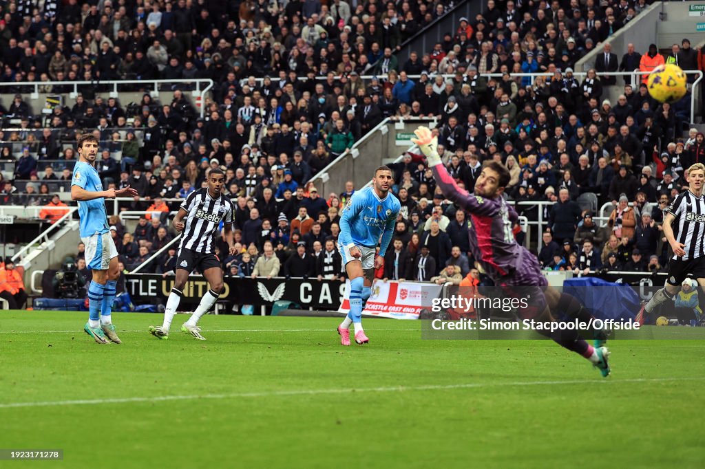 Alexander Isak of Newcastle United scores their 1st goal during the ...
