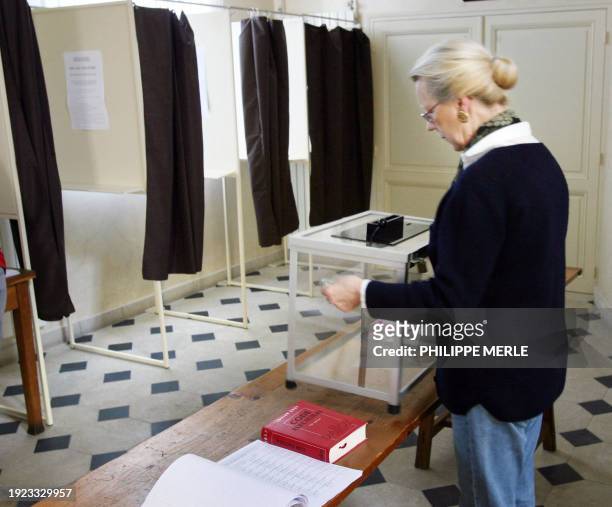 Woman checks the electoral material, 26 April 2007 in the village of Donzy in Burgundy, central eastern France. The French village of Donzy has done...