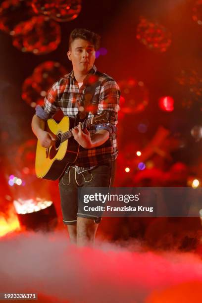 Chris Steger performs at the Schlagerchampions "Das grosse Fest der Besten" at Velodrom on January 13, 2024 in Berlin, Germany.