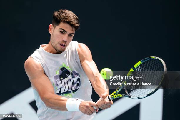 January 2024, Australia, Melbourne: Tennis: Grand Slam - Australian Open. Carlos Alcaraz from Spain is in action during a training session. Photo:...