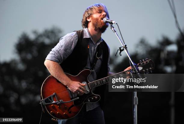 Dan Auerbach of Black Keys performs during Voodoo Music & arts festival 2009 at City Park on October 30, 2009 in New Orleans, Louisiana.