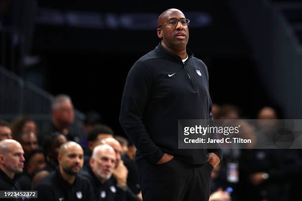 Sacramento Kings head coach Mike Brown looks on during the first quarter of the game against the Charlotte Hornets at Spectrum Center on January 10,...