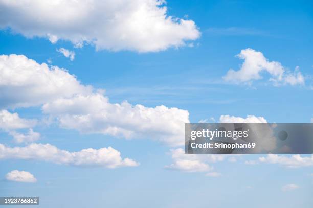 celestial wonders: breathtaking views of ethereal beauty in a calming blue heaven - ciel bleu photos et images de collection